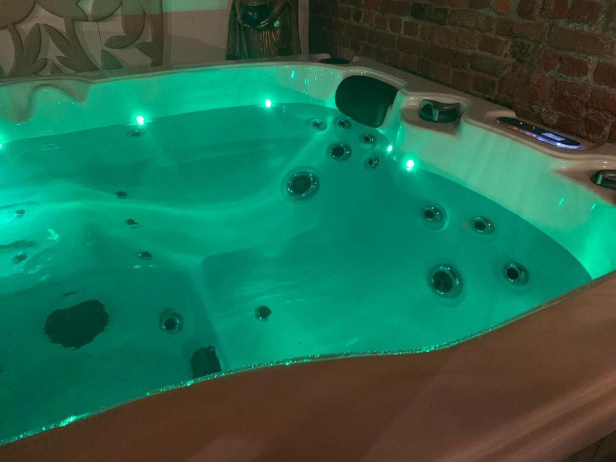 Nice And Cosy Place With Jacuzzi And Sauna To Relax In The Centre Of Antwerpen Eksteriør bilde